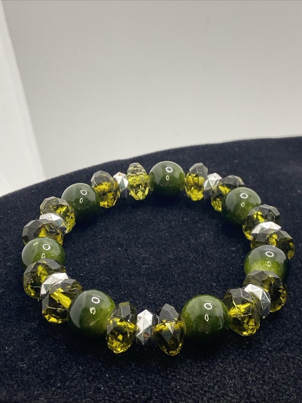 Womens Green Glass And Plastic Mix Bead Bracelet